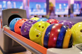 Игра в боулинг в Воронеже.Ultra Подарки. Игра в боулинг в Воронеже. Сервис: UltraPodarki.ru 8 800 505 95 30. Игра в боулинг, игра в боулинг Воронеж, боулинг Воронеж, купить боулинг Воронеж, играть в боулинг, играть в боулинг Воронеж