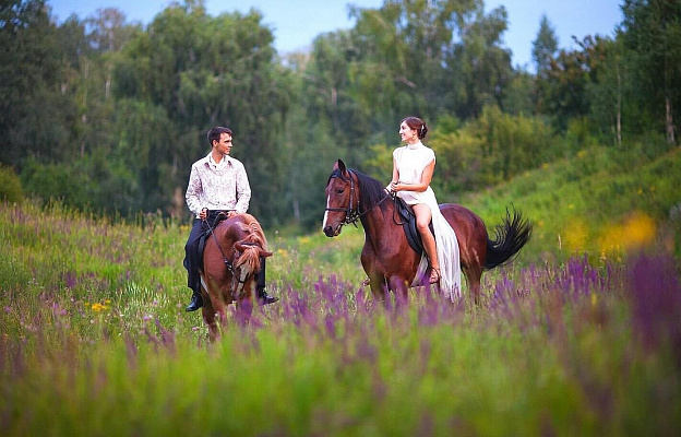 Конные прогулки в Воронеже. Подарочные сертификаты Ultra Подарки. Купить оригинальный подарок или подарочный сертификат на Конные прогулки в Воронеже. Сервис UltraPodarki.ru 8-800-505-9530. Катание на лошадях, Прогулка на лошади, Прогулка на лошадях для двоих, Конные прогулки, конный клуб, Конный клуб, конная прогулка, конная прогулка в Воронеже