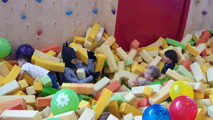 Батутный центр в Воронеже. Сервис Ultra Подарки. Купить подарочный сертификат в батутный центр, попробуйте прыжки на батуте в Воронеже. Сервис UltraPodarki.ru 8 (800) 555 95-30.. Батутный центр , батутный центр, батутный центр цены, батутный центр в Воронеже,  батутный парк, батут прыгать, прыжки +на батуте, батут Воронеж, батут спорт