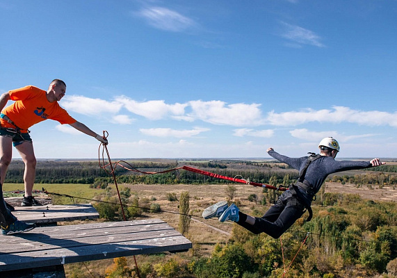 Роупджампинг - прыжки с верёвкой в Воронеже. Подарочные сертификаты Ultra Подарки. Роупджампинг в Воронеже - Экстремальный оригинальный подарок или подарочный сертификат на Роупджампинг - прыжки с верёвкой. Сервис UltraPodarki.ru 8-800-505-95-30. роупджампинг Воронеж, прыжок веревка Воронеж, роупджампинг, прыжок веревка, прыжок с веревкой, Подарок, подарочный сертификат, экстрим, экстремальный подарок