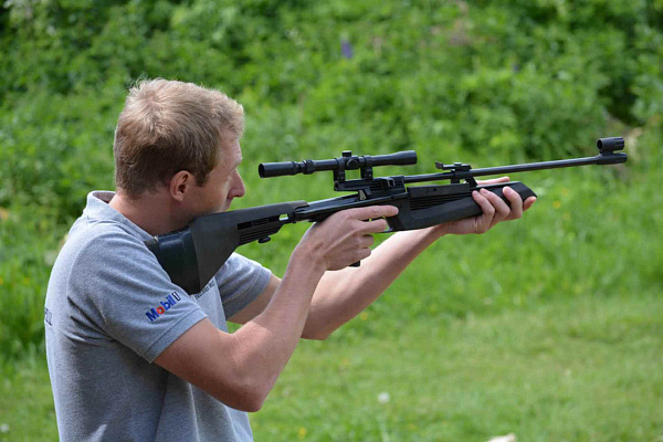 Стрельба из боевого оружия в тире в подарок. Ultra Подарки Томск. Подарочный сертификат на стрельбу из оружия боевом тире. Подарите своему мужчине или другу стрельбу из пистолета или карабина, дайте ему возможность выпустить пар и почувствовать достижение цели. UltraPodarki.ru 8-800-505-9530. Стрельба из боевого оружия Томск, боевой тир Томск, стрельба из огнестрельного оружия Томск, Стрельба из боевого оружия, Стрельба Томск
