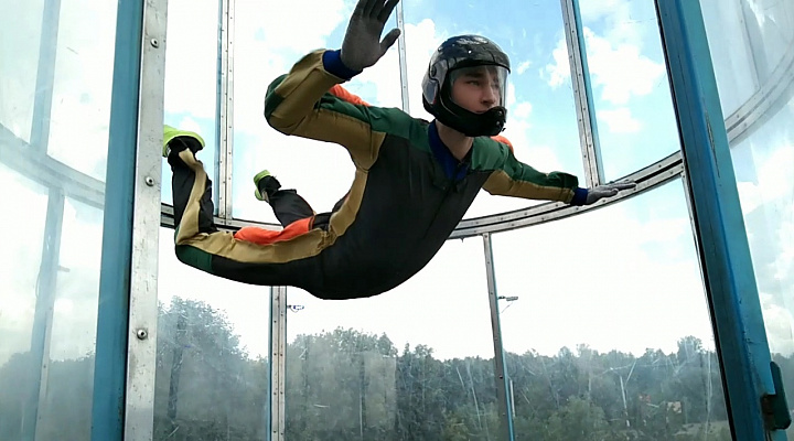 Полёт в аэротрубе  в Воронеже. Ultra Подарки. Полёт в аэротрубе  в Воронеже. Попробуйте полёт в аэротрубе . Сервис: UltraPodarki.ru 8 800 505 95 30. Полёт в аэротрубе , аэротруба Воронеж, полёт Воронеж