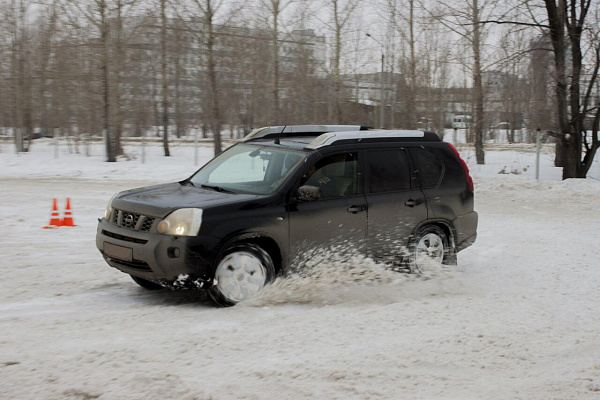 Контраварийное вождение в Воронеже. Ultra Подарки. Купить уроки контраварийного вождения в Воронеже. Научитесь водить машину в любых условиях! Сервис UltraPodarki.ru 8 800 505 95 30. Контраварийное вождение Воронеж, контраварийное вождение, экстремальное вождение Воронеж, экстремальное вождение, обучение вождению Воронеж, обучение вождению, вождение Воронеж, вождение,  курс вождения Воронеж, курс вождения, курсы экстремальное вождения Воронеж, курсы экстремального вождения, обучение в автошколе Воронеж, обучение в автошколе