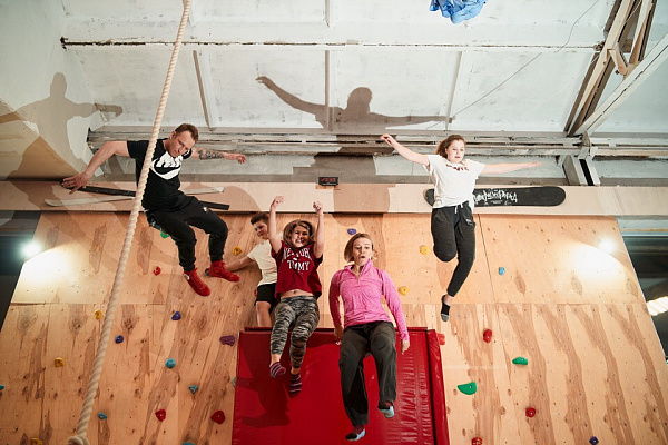 Батутный центр в Воронеже. Сервис Ultra Подарки. Купить подарочный сертификат в батутный центр, попробуйте прыжки на батуте в Воронеже. Сервис UltraPodarki.ru 8 (800) 555 95-30.. Батутный центр , батутный центр, батутный центр цены, батутный центр в Воронеже,  батутный парк, батут прыгать, прыжки +на батуте, батут Воронеж, батут спорт