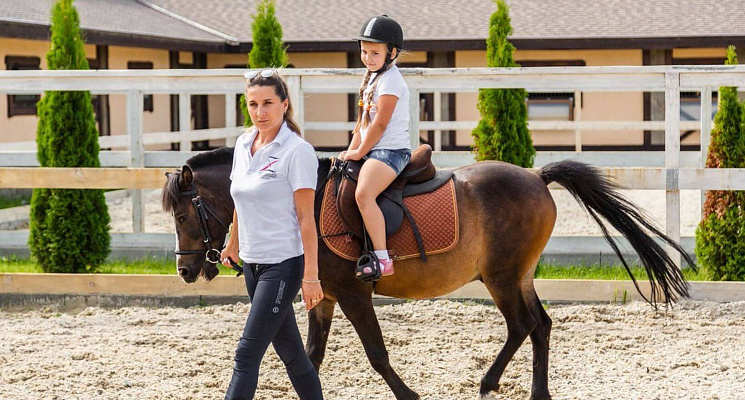 Конные прогулки в Воронеже. Подарочные сертификаты Ultra Подарки. Купить оригинальный подарок или подарочный сертификат на Конные прогулки в Воронеже. Сервис UltraPodarki.ru 8-800-505-9530. Катание на лошадях, Прогулка на лошади, Прогулка на лошадях для двоих, Конные прогулки, конный клуб, Конный клуб, конная прогулка, конная прогулка в Воронеже