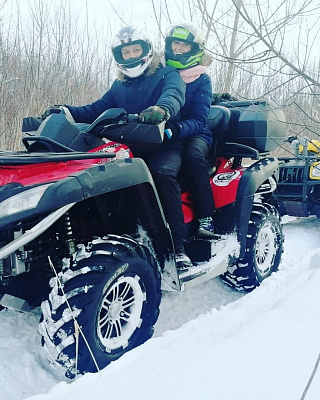 Катание на квадроциклах в Воронеже. Сервис Ultra Подарки. Подарочный сертификат на катание на квадроциклах в Воронеже. Закажите катание на квадроциклах недорого и наслаждайтесь активным отдыхом с друзьями. Выбирайте живописные маршруты для езды на квадроциклах. Сервис UltraPodarki.ru 8800-505-9530. Катание на квадроциклах, Прокат квадроциклов, езда на квадроцикле, прокат квадроциклов Воронеж, катание на квадроциклах Воронеж, Катание на квадроциклах зимой, Катание на квадроциклах летом, Сертификат на катание на квадроциклах 

