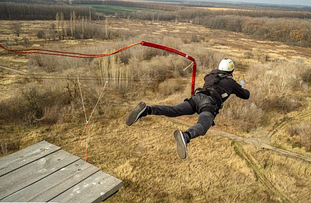 Роупджампинг - прыжки с верёвкой в Воронеже. Подарочные сертификаты Ultra Подарки. Роупджампинг в Воронеже - Экстремальный оригинальный подарок или подарочный сертификат на Роупджампинг - прыжки с верёвкой. Сервис UltraPodarki.ru 8-800-505-95-30. роупджампинг Воронеж, прыжок веревка Воронеж, роупджампинг, прыжок веревка, прыжок с веревкой, Подарок, подарочный сертификат, экстрим, экстремальный подарок