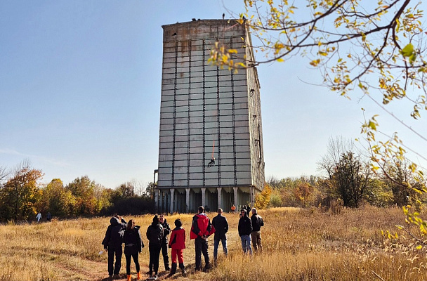 Роупджампинг - прыжки с верёвкой в Воронеже. Подарочные сертификаты Ultra Подарки. Роупджампинг в Воронеже - Экстремальный оригинальный подарок или подарочный сертификат на Роупджампинг - прыжки с верёвкой. Сервис UltraPodarki.ru 8-800-505-95-30. роупджампинг Воронеж, прыжок веревка Воронеж, роупджампинг, прыжок веревка, прыжок с веревкой, Подарок, подарочный сертификат, экстрим, экстремальный подарок