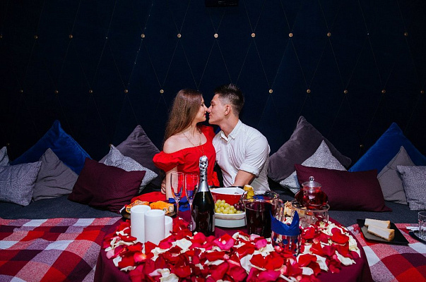 Романтическое свидание в кинотеатре в Воронеже. Ultra Подарки. Купить романтическое свидание в кинотеатре в Воронеже. Подарите самым близким незабываемые моменты и признайтесь в искренних чувствах. Сервис UltraPodarki.ru 8-800-505-95-30. Романтическое свидание в кинотеатре в Воронеже, свидание в Воронеже, свидание в кинотеатре, сертификат на свидание в кинотеатре, сертификат на свидание в Воронеже, купить свидание, купить свидание Воронеж, первое свидание, девушка свидание, хороший кинотеатре, романтический кинотеатре, романтический вечер, романтический ужин, романтические любимому, романтическая музыка