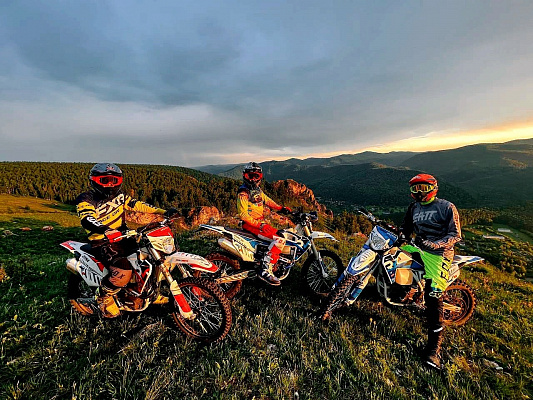 Катание на мотоцикле в Воронеже. ULTRA ПОДАРКИ. Купить катание на мотоцикле в Воронеже. Попробовав езду на мотоциклах, вы получите порцию адреналина и невероятные эмоции. Сервис: UltraPodarki.ru 8 800 505 95 30.. Катание на мотоцикле в Воронеже, прокат мотоциклов Воронеж, катание на мотоциклах, прокат мотоцикла, езда на мотоцикле Воронеж, езда на мотоцикле, мотопрогулка Воронеж, мотопрогулка, поездки на байке, личный мотоцикл, катание на мотоцикле, мотоциклетный шлем, увлечение поездками на мотоцикле, пристрастие к мотоциклам, сертификат на поездку на мотоцикле, прокатиться на мотоцикле, мото-транспорт, мото-треки, мото-поездки, езда на мотоцикле в Воронеже, катание на мотоцикле в Воронеже, мотоклуб в Воронеже
